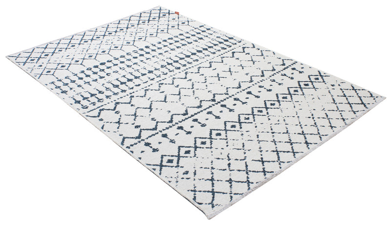 White,  patterned, machine washable rug