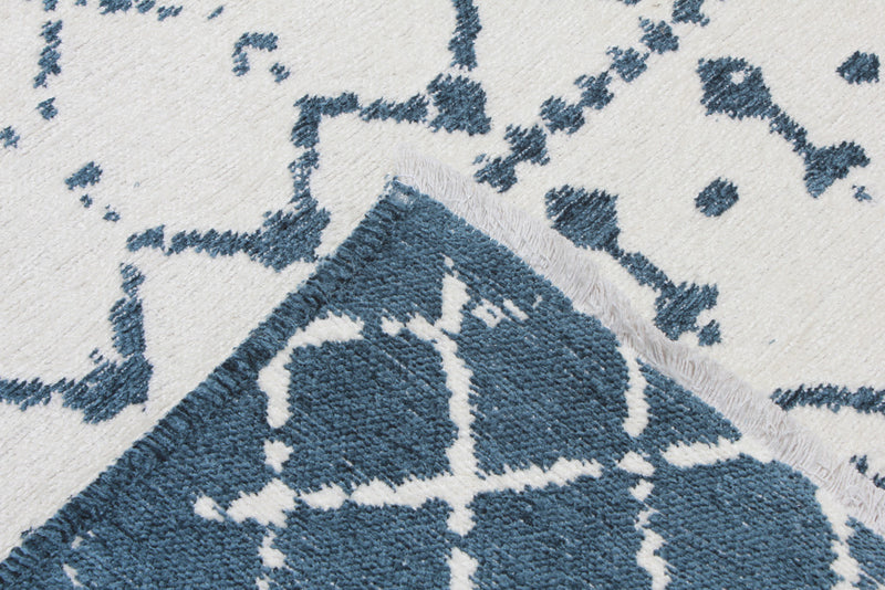 Blue, white,  patterned, machine washable rug