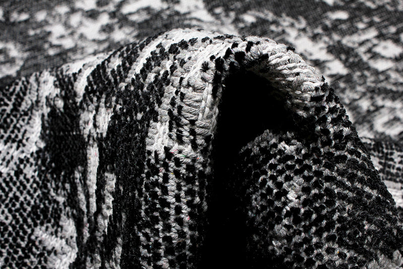 Washable Vintage Patterned Rug in Black Color