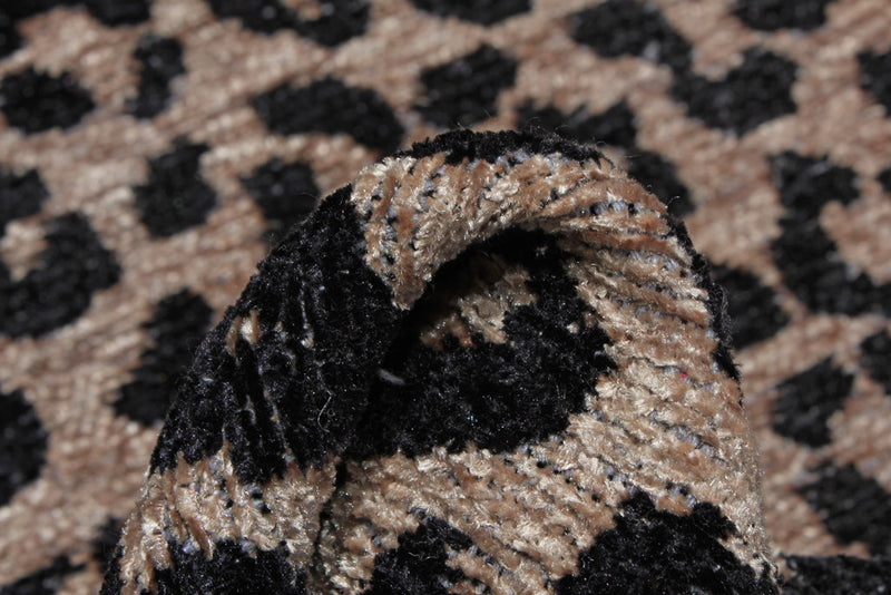 Washable Leopard Patterned Rug in Beige and Black Color